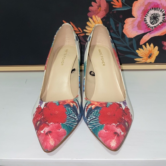 Floral Marc Fisher Heels- NWOT - Picture 2 of 8